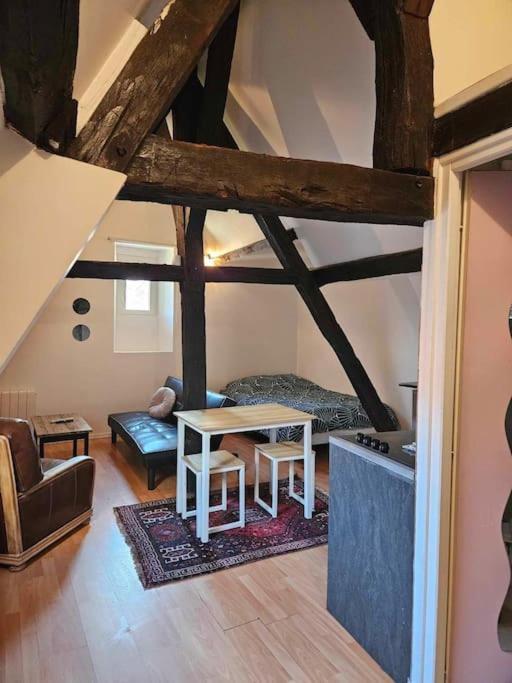 Le Petit Medieval Διαμέρισμα Montluçon Εξωτερικό φωτογραφία